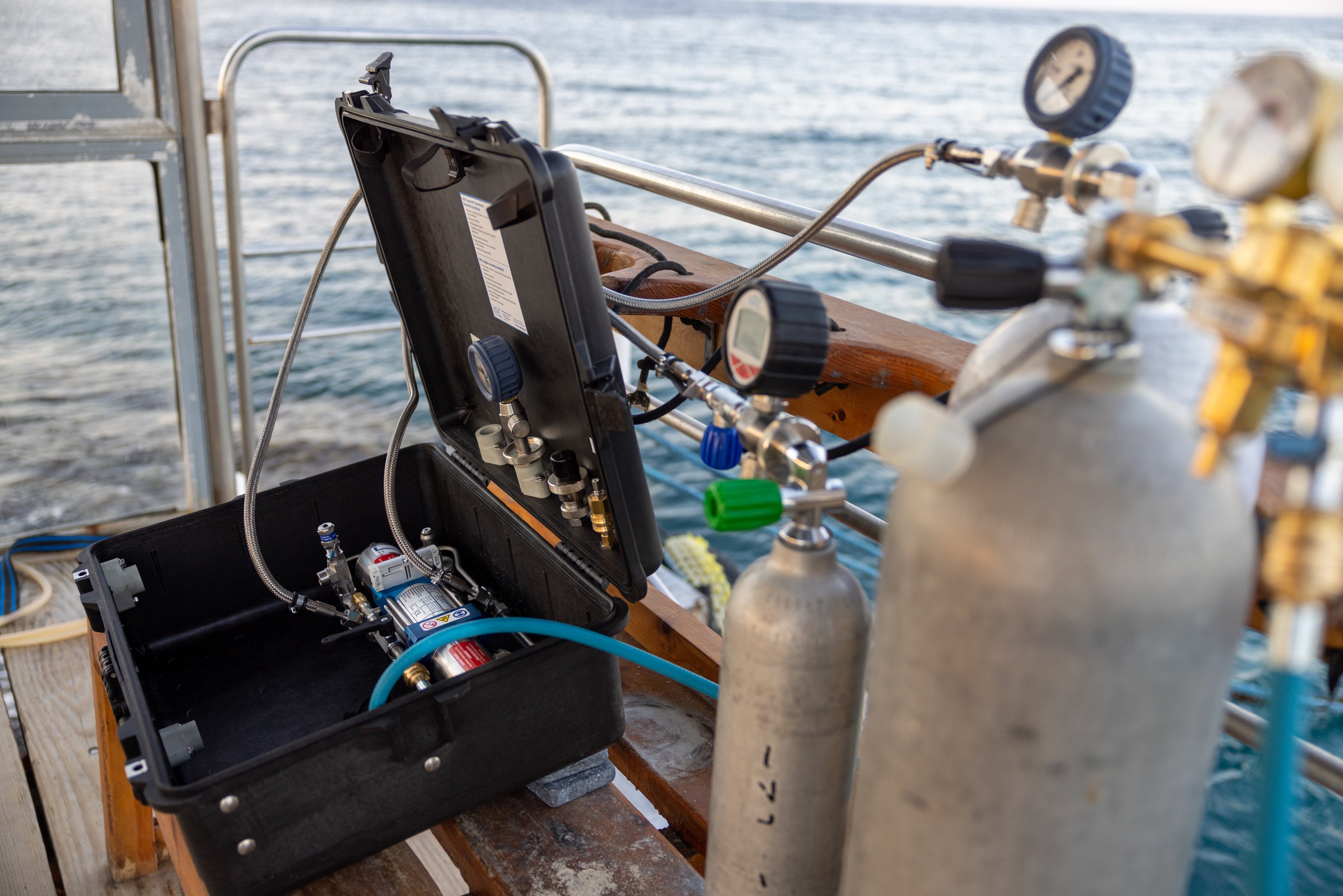 drive air in a gas booster explaining