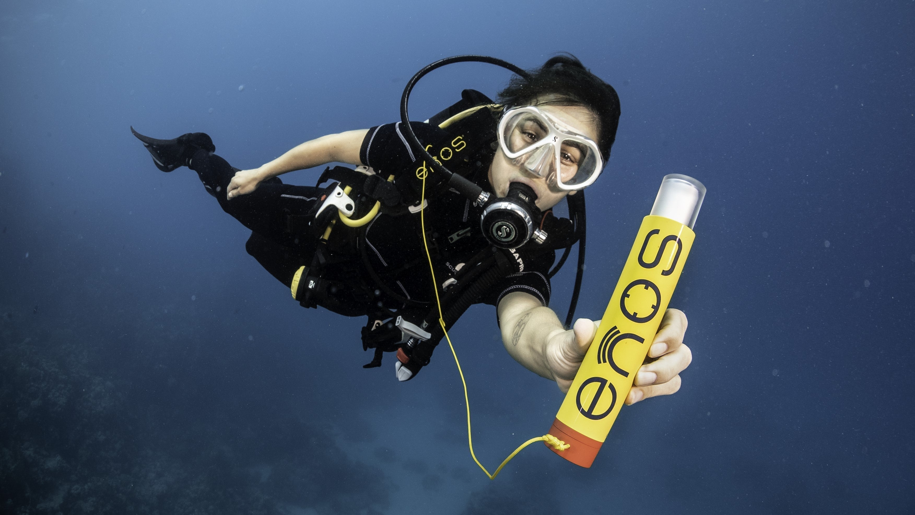 enos rescue system with diver in the sea