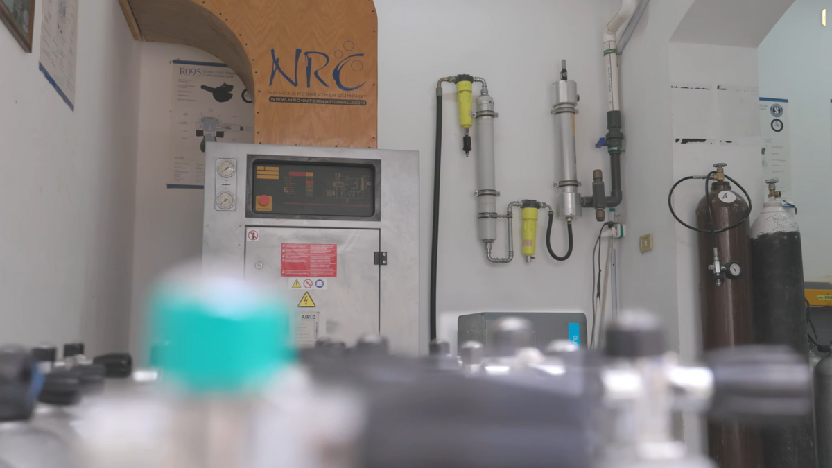 explanation the difference between continuous blending and partial pressure blending
